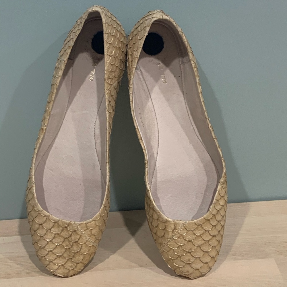 Cream/Gold Leather Flats 39.5